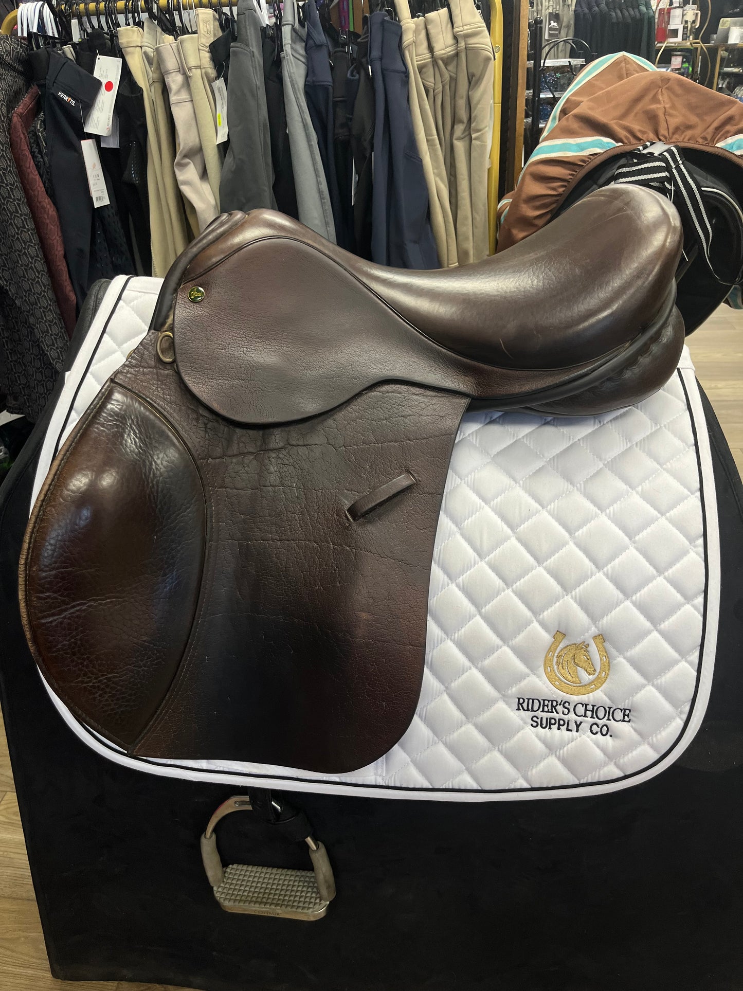 Ideal English Saddle 17" - Pre Loved