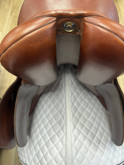 Bates Caprilli 16.5” - Pre Loved