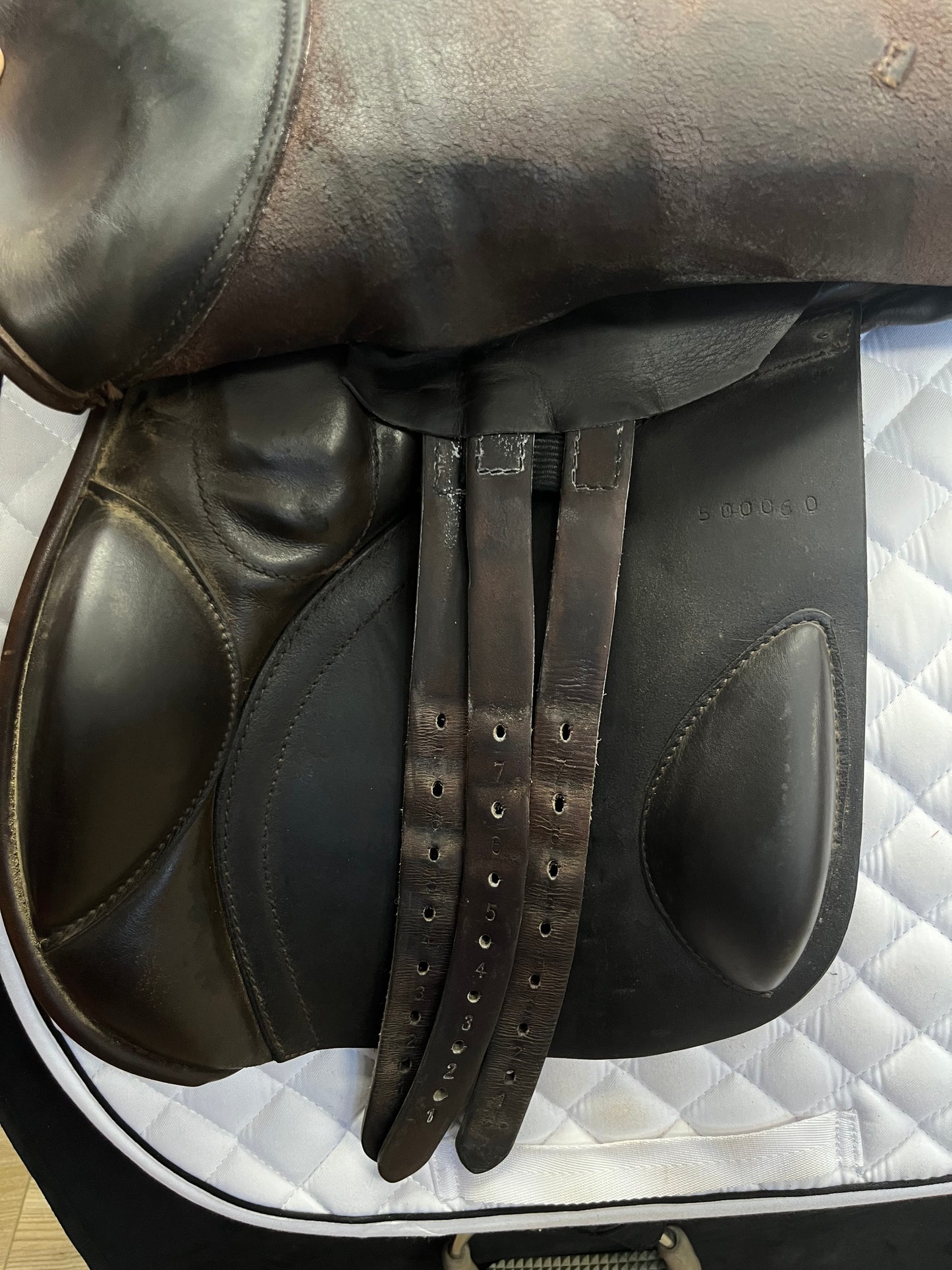 Ideal English Saddle 17" - Pre Loved