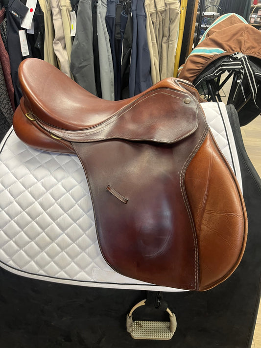Bates Caprilli 16.5” - Pre Loved