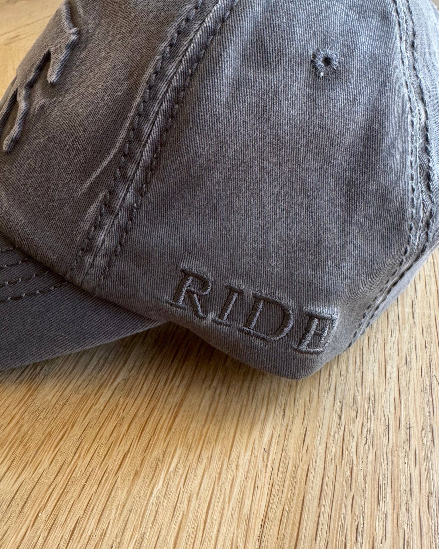 Vintage Horse Hat (Gray)