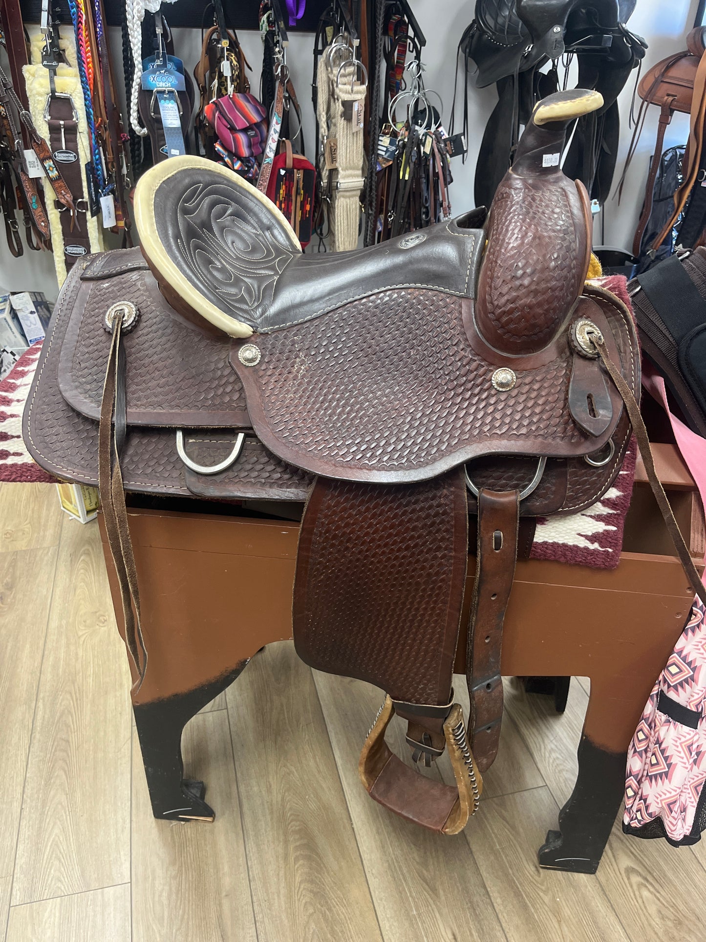 Circle S Roping Saddle 15.5” - Pre Loved