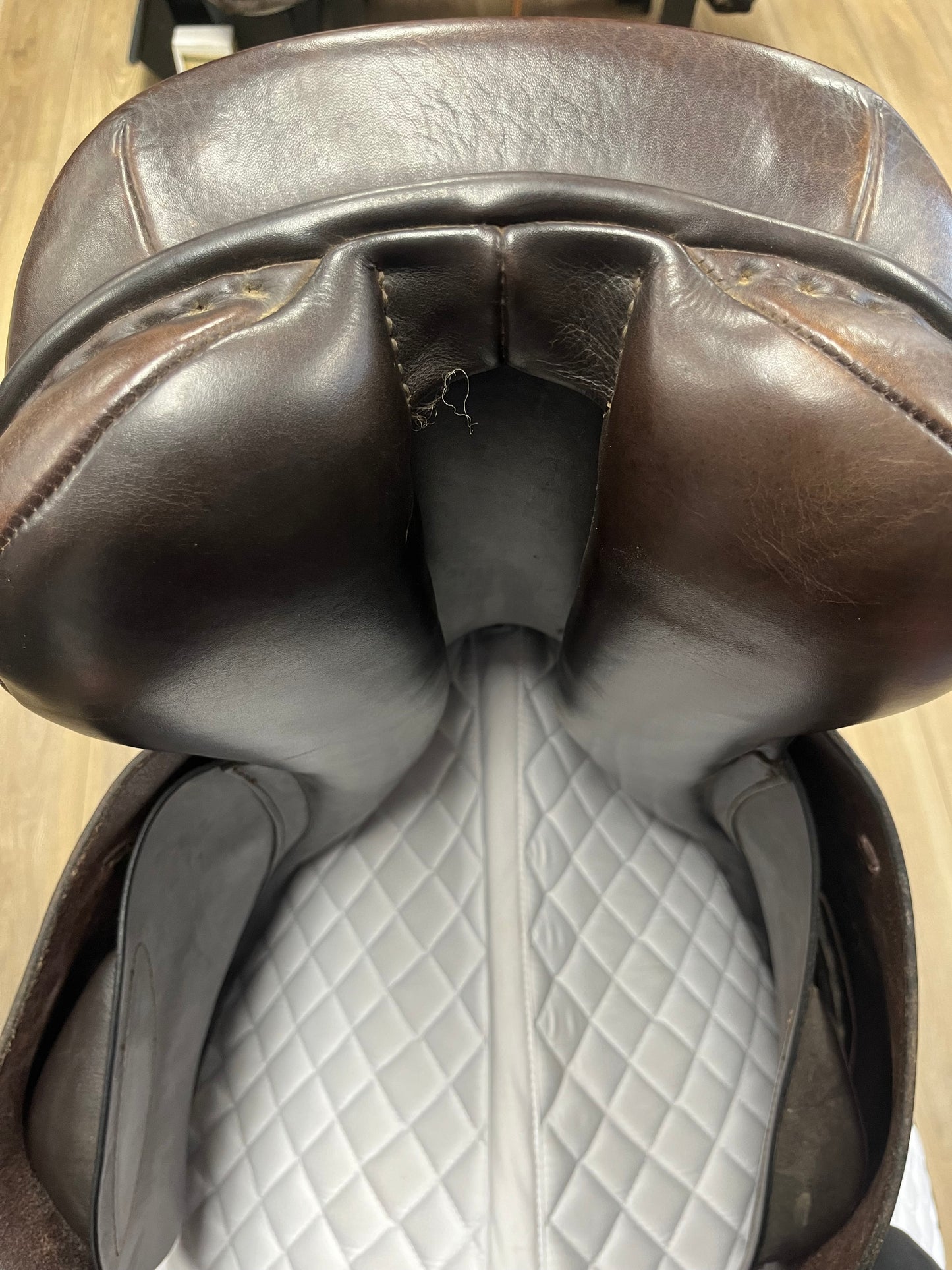 Ideal English Saddle 17" - Pre Loved