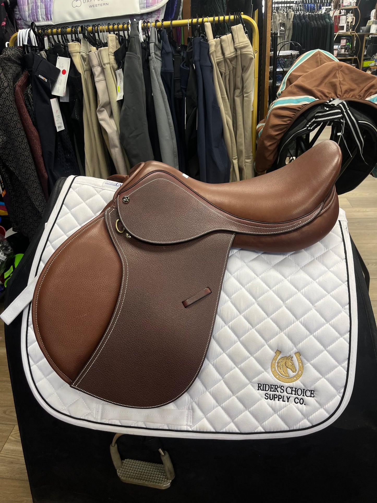 Ovation Competition XCH Jumping Saddle 16.5 - Pre Loved