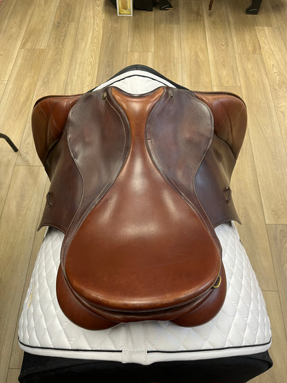 Bates Caprilli 16.5” - Pre Loved
