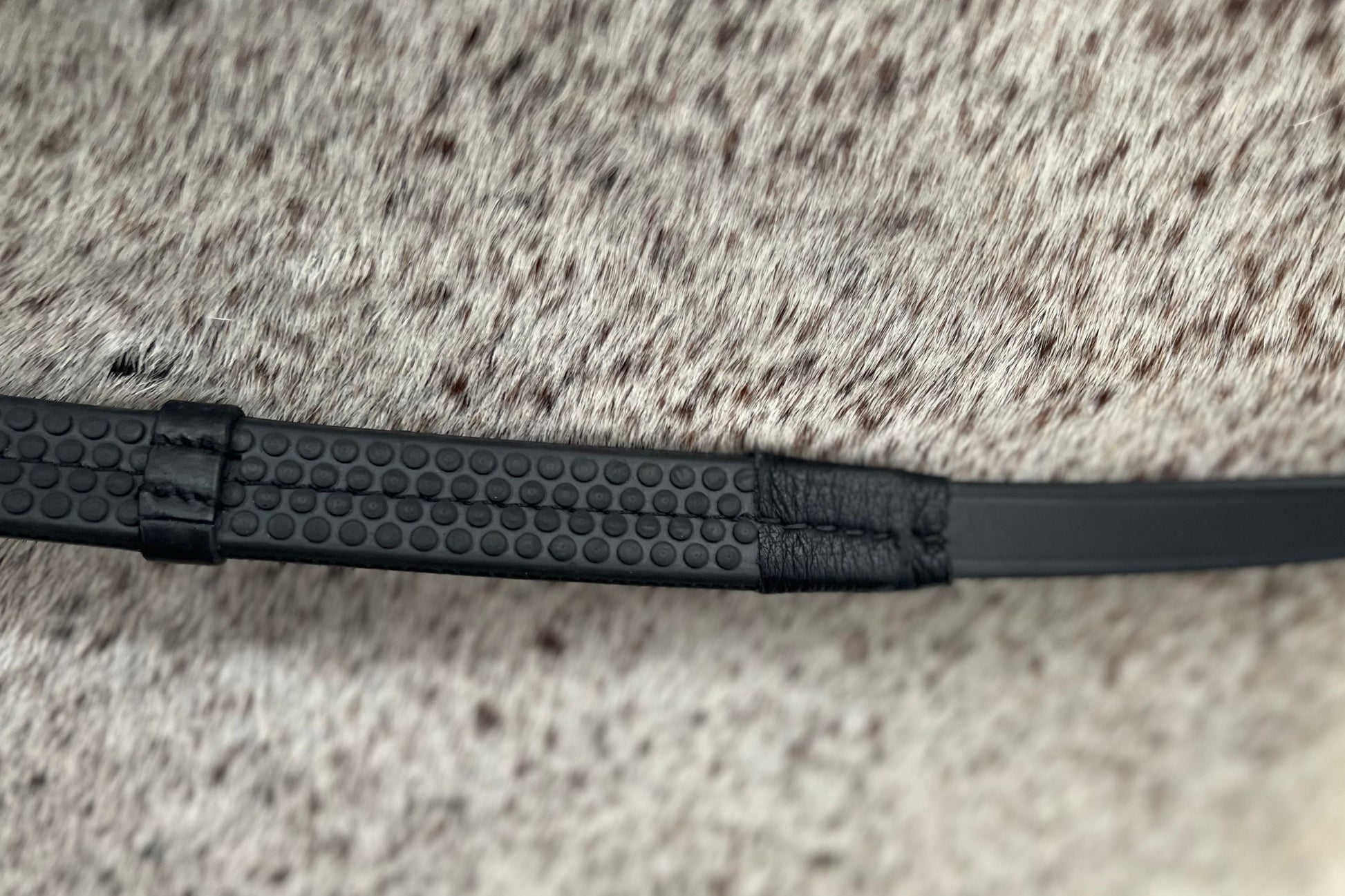 Super Grip Reins -Heavy Rubber Rein for Ultimate Grip- Hand Stops 5" (13cm) Apart - Riders Choice Supply Co