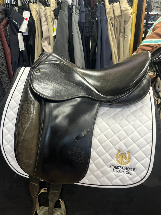 Stubben Dressage Saddle Black 18” - Pre Loved