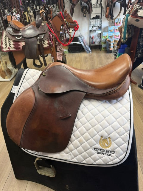 PRE-LOVED: Camelot Saddle 17"