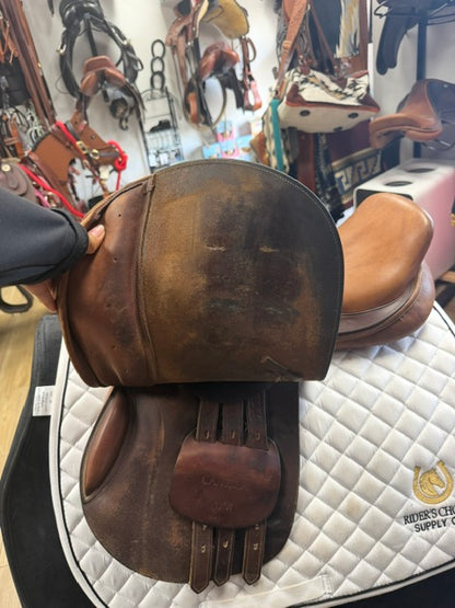 PRE-LOVED: Camelot Saddle 17"
