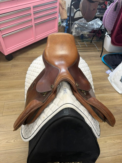 PRE-LOVED: Camelot Saddle 17"