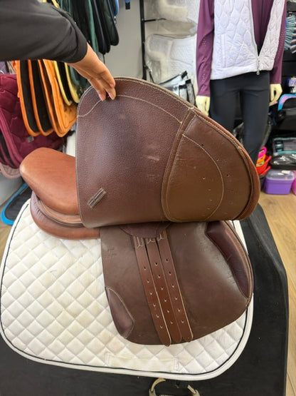 PRE-LOVED: Sellier Henri De Rivel Saddle 17"
