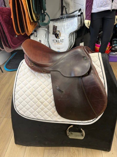 PRE-LOVED: Stubben Saddle 16.5"