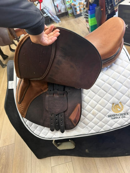 PRE-LOVED: Beval Heritage Saddle 16.5"