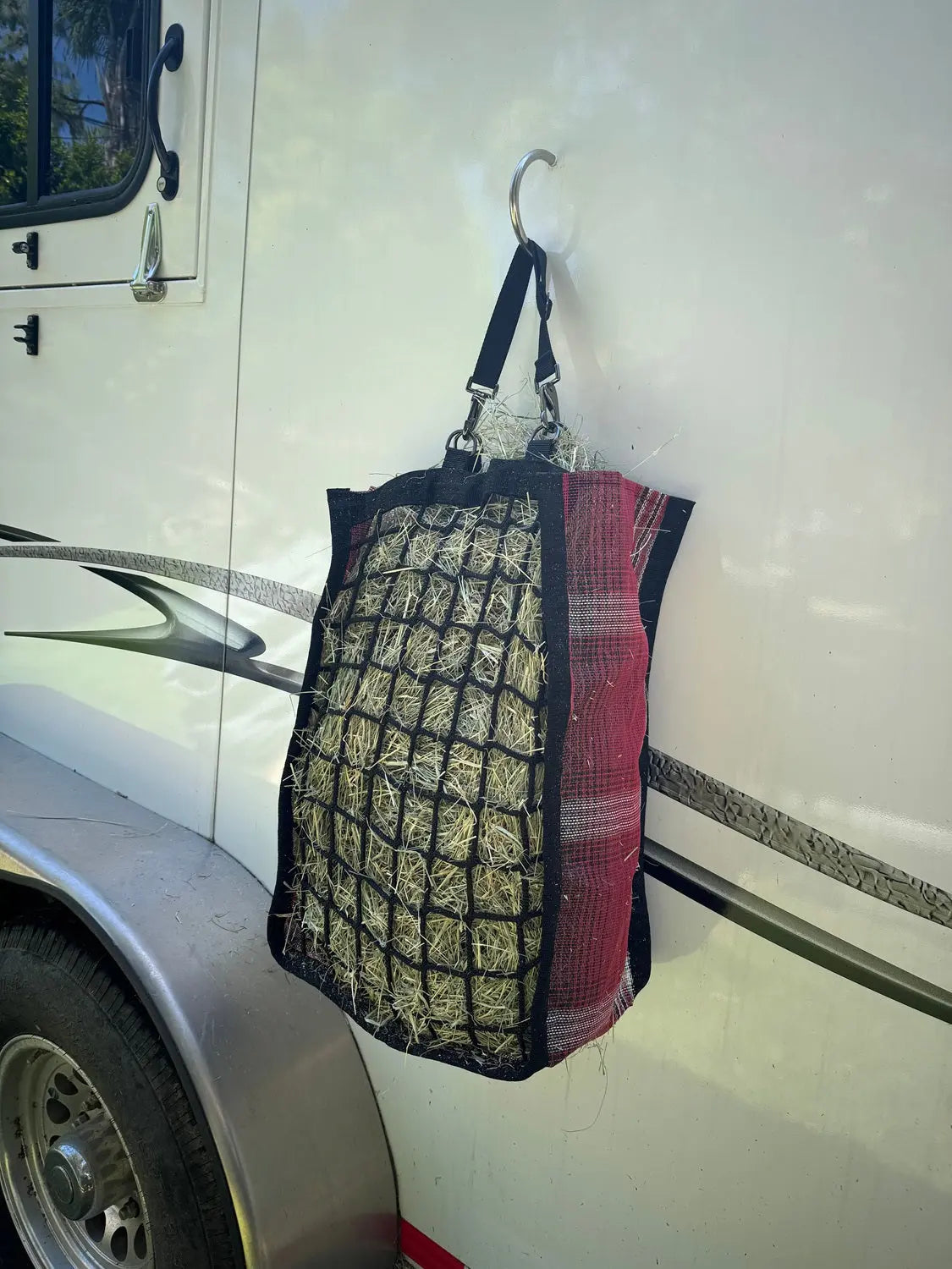 Slow Feed Hay Bag - 1 Flake Capacity - Riders Choice Supply Co