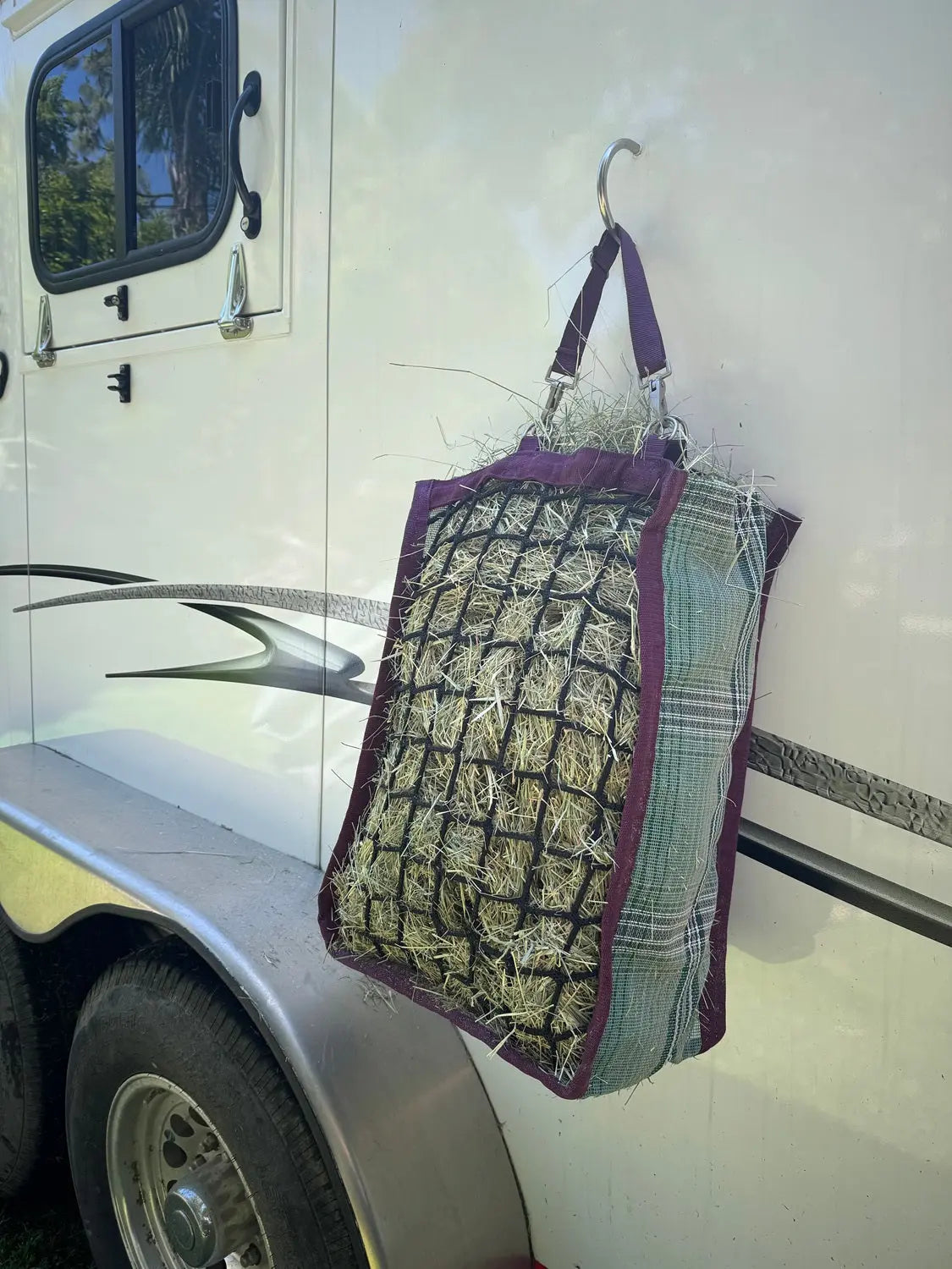 Slow Feed Hay Bag - 1 Flake Capacity - Riders Choice Supply Co