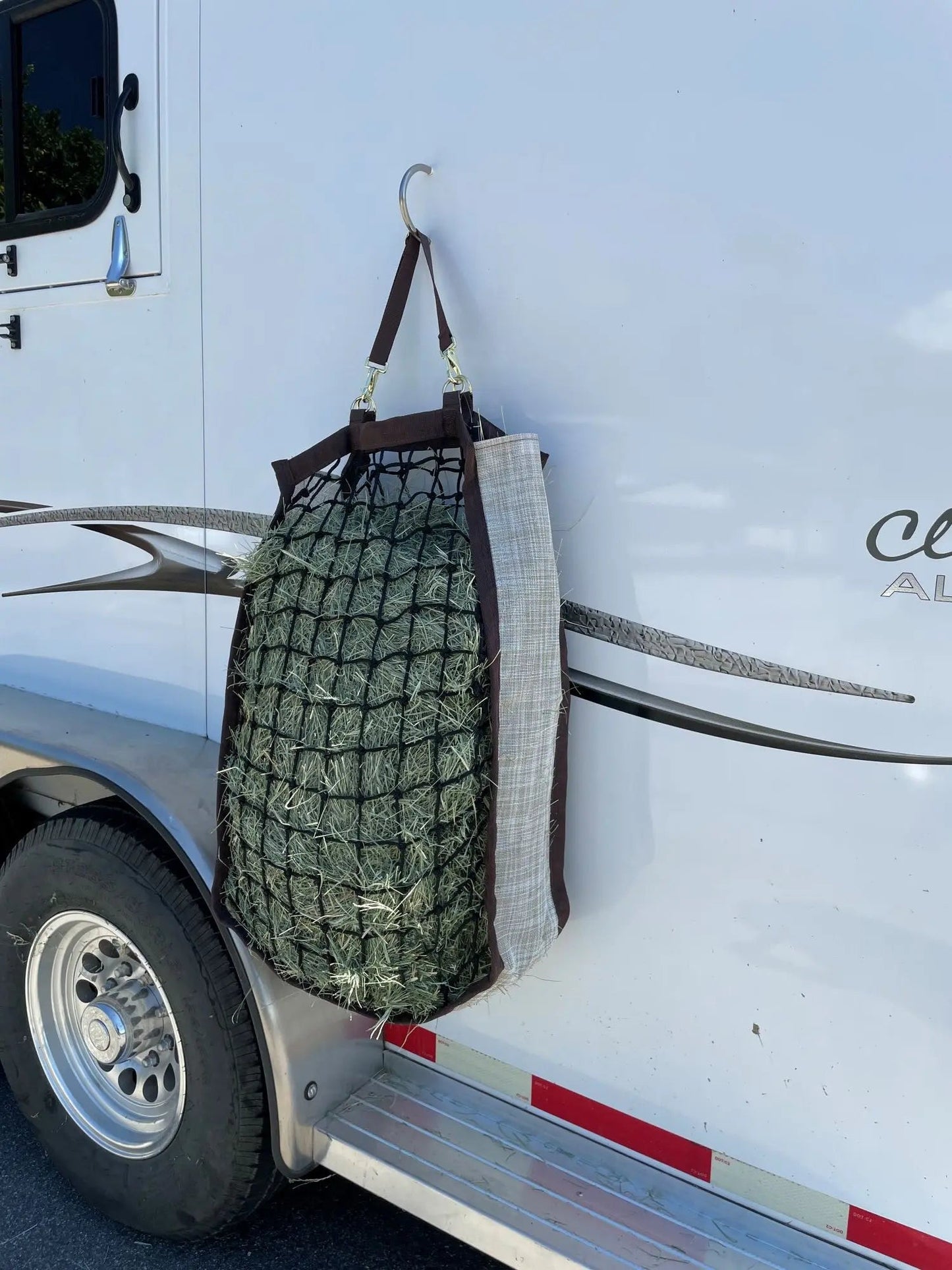 Slow Feed Hay Bag - 2 Flake Capacity - Riders Choice Supply Co